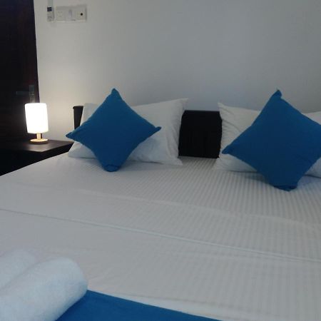 Queens Airport Residence Negombo Exteriör bild